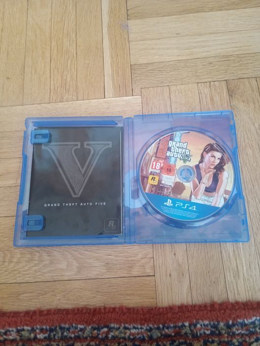 Продавам GTA 5 за PS4