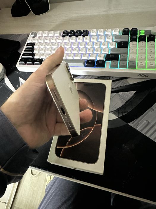 Продам Iphone 16 Pro Max 256 Gb  в идельном состояний