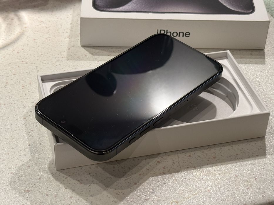 iPhone 15 Pro Black 512GB – Перфектен, 90% Батерия.