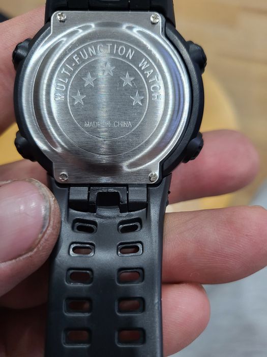 Часы электронные.