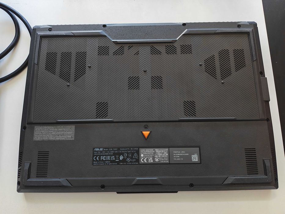 Laptop ASUS TUF F15 i7 13700H 16GB SSD 512GB RTX 4050 144Hz G-SYNC