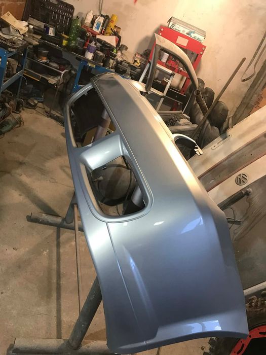 Продавам предна броня r32 броня за голф 4