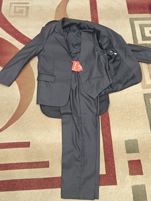 Продам классический костюм