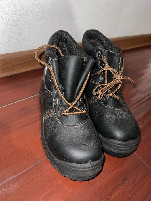 Спецобувь, разные модели