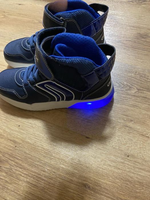 Маратонки на Geox