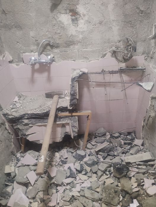 Къртене,пробива,събаря, извозване на строителните отпадъци