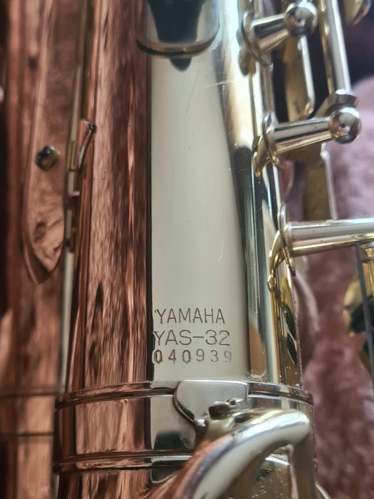 Saxophone Yamaha Yas32 Purple logo-Ямаха Яс32 Пърпъл лого