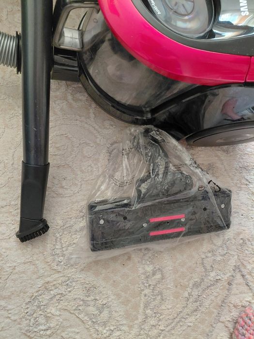 Пылесос самсунг . Супер мощный