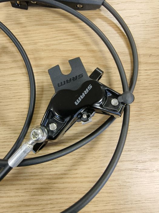 Предна/комплект/ дискови спирачки SRAM Level Silver Stealth с 4 бутала