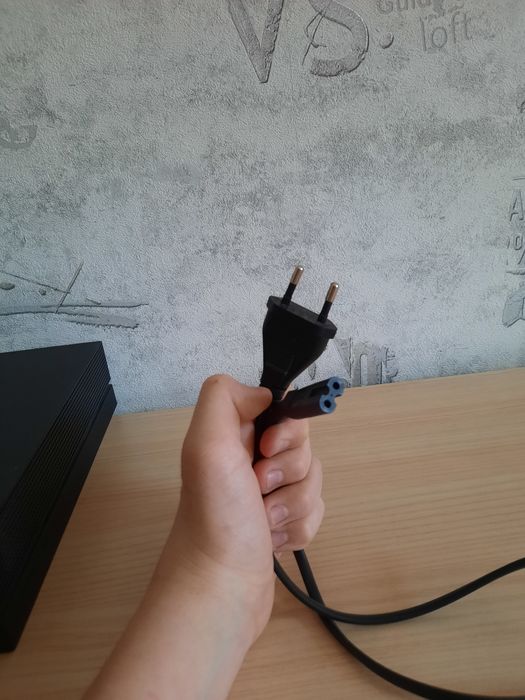 Приставка игровая XBOX One X 1тб.