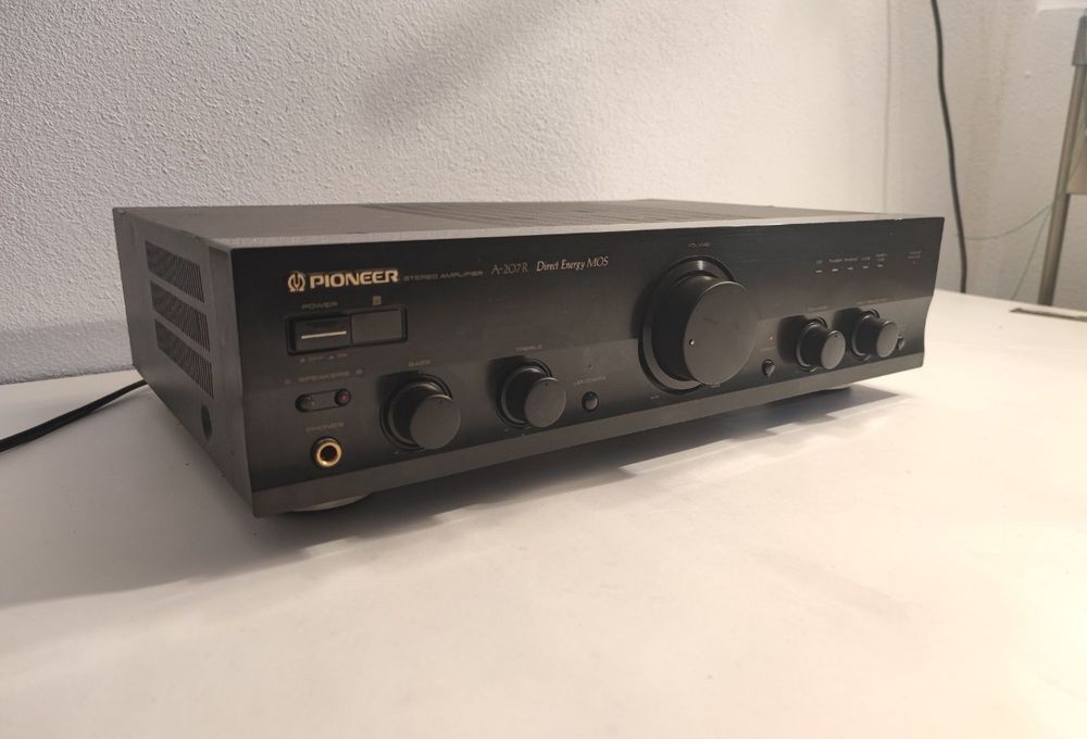 Amplificator Pioneer A207 R statie