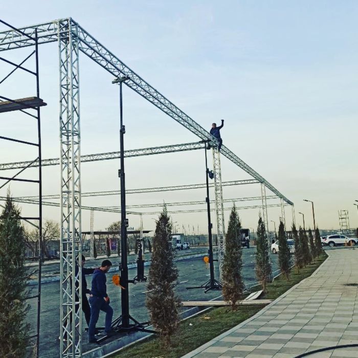 Ekran ferma elevator podium svetomuzika ishlab chiqaramiz