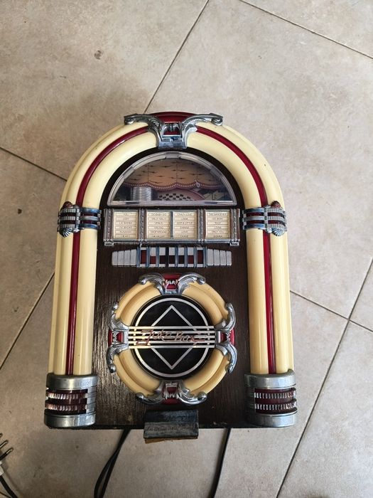 Джубокс работещ в добро състояние