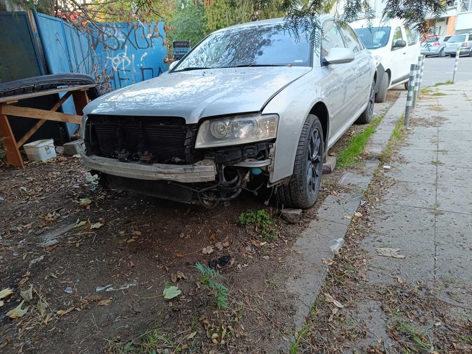 Ауди А8 Д3 на Части