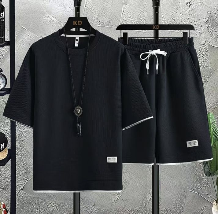 Продам комплект летней одежды