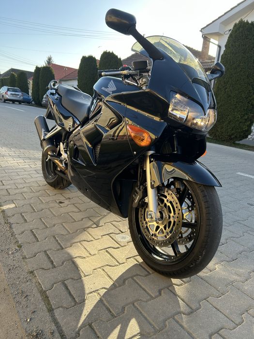 Se vinde honda vfr800