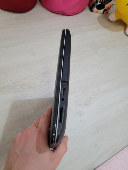 Leptop Asus F555B
