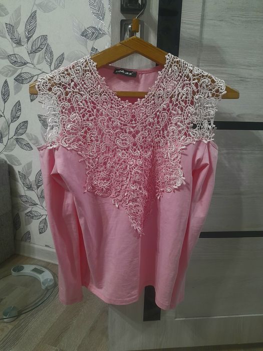 Блузка привозная  очень  красивая