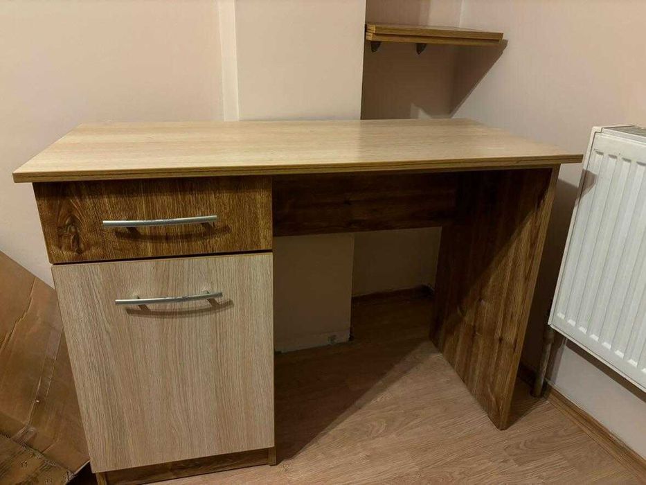 Продавам използвано бюро
