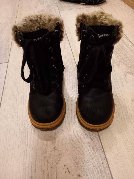 Ботуши за момиче 25 номер,Естествена  кожа.