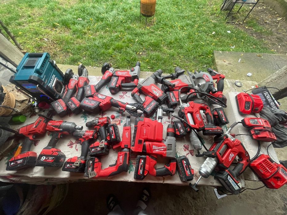 Se vinde scule milwaukee makita dewalt prețul difera de produs