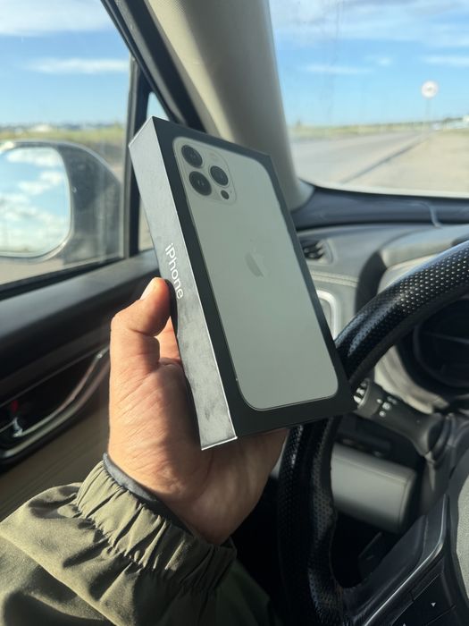 Продам Iphone 13pro max 512