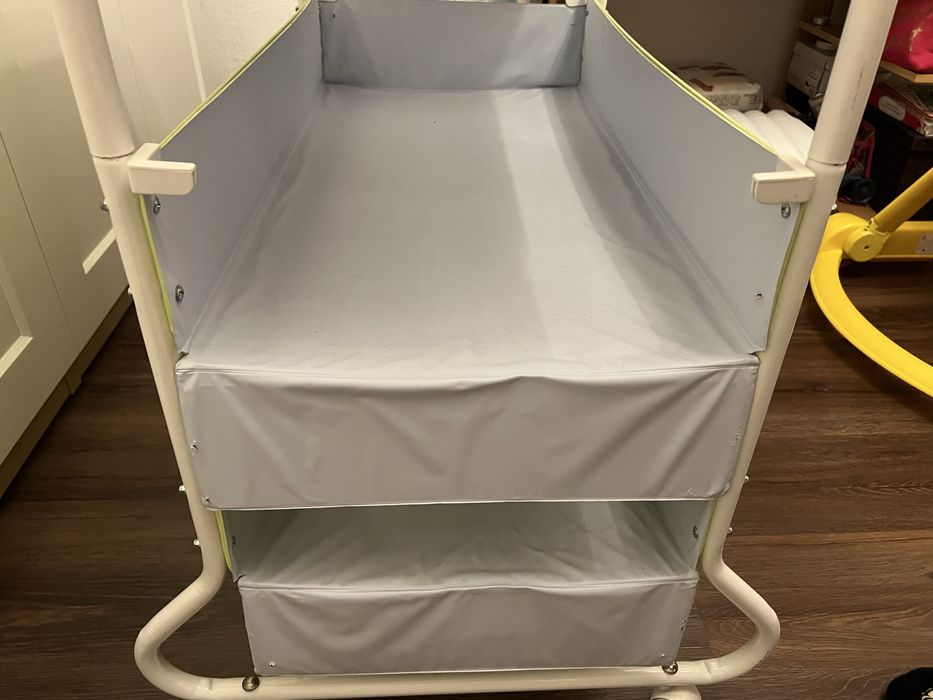 Masa de infasat si cadita