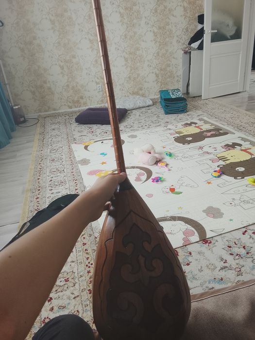 Домбыра сатылады