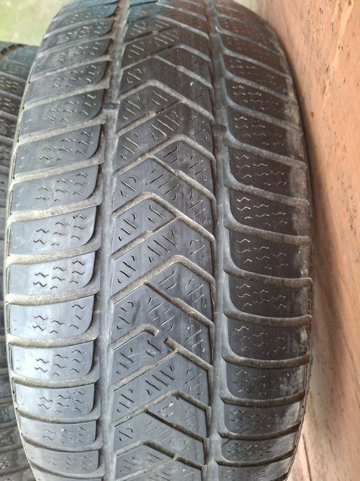 Продам шины 225/45/18 пирелли