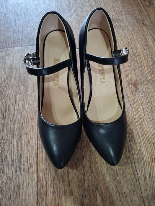 Продам Туфли новые