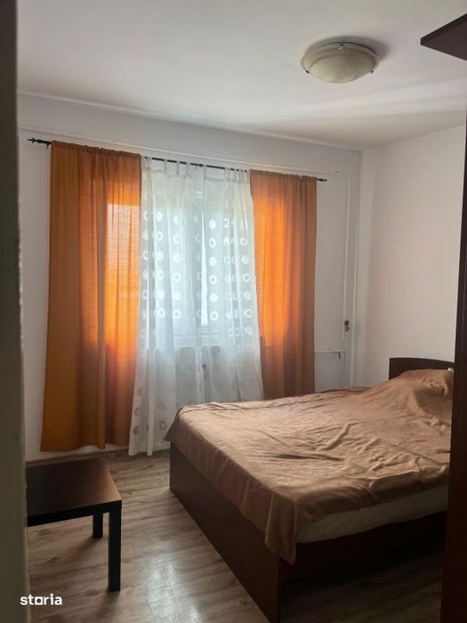 Apartament 2 camere, decomandat, zona Vest
