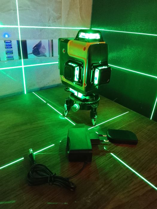 Nivel laser DeWalt cu 16 linii NOU