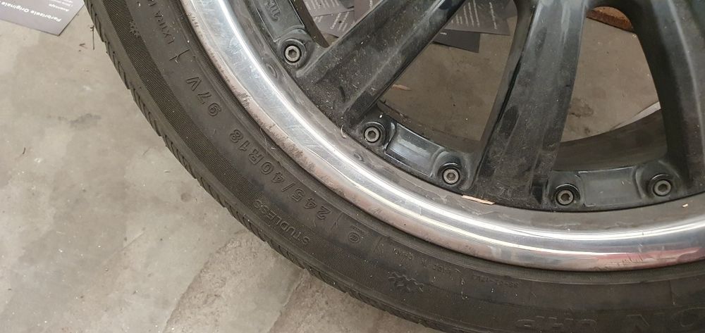 Vând jante R18 cu anvelope 245 40 R18