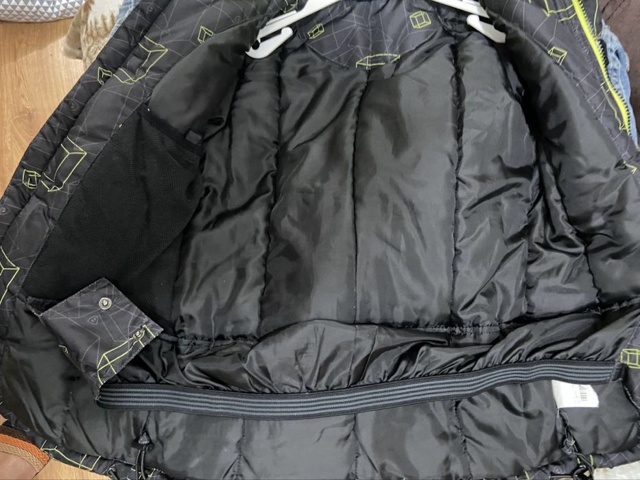 Демисезонная куртка на мальчика