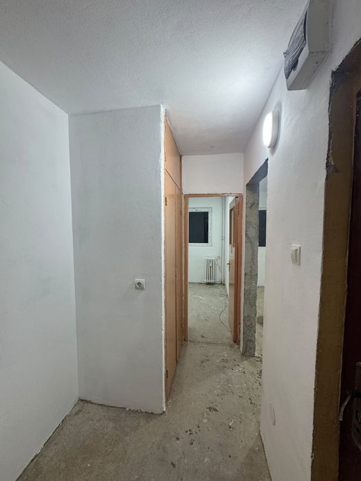 Apartament 4 camere de vânzare – Ploiești, Malu Roșu | 70 mp | Etaj 2 | Recent renovat