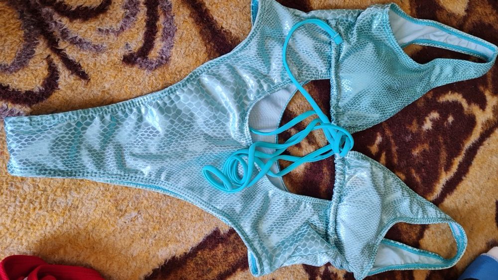 Costum de baie întreg