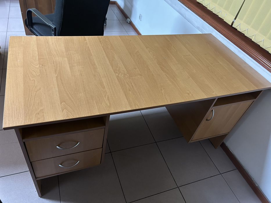 Продаю стол буу.