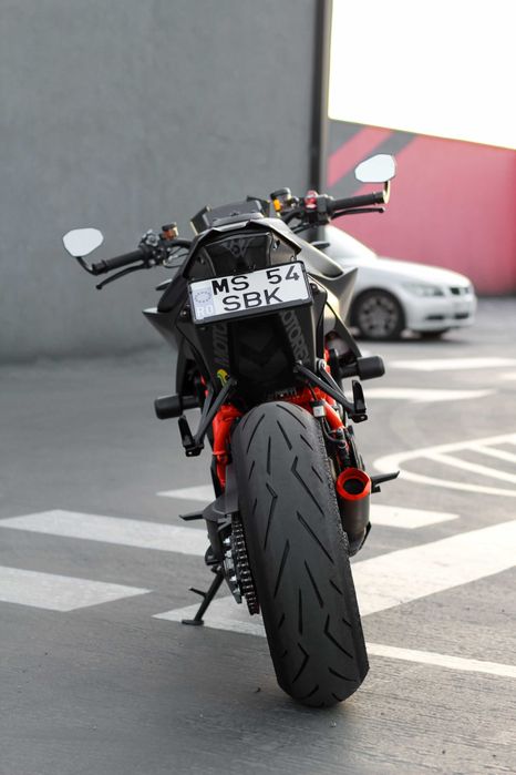 KTM 1290 SuperDuke R 2022
