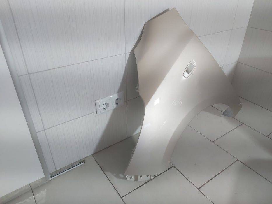Aripa Fata Stanga Hyundai i10 An 2008-2010 (Cod: QZ (Auriu))