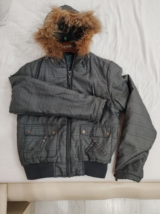 Два броя дамски якета