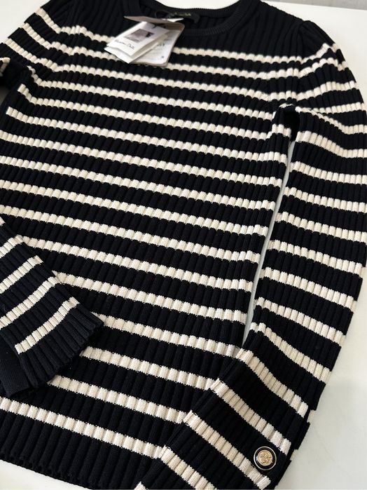 Свитер в полоску