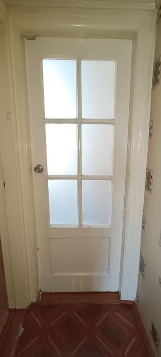 Продаются двери межкомнатные деревянные