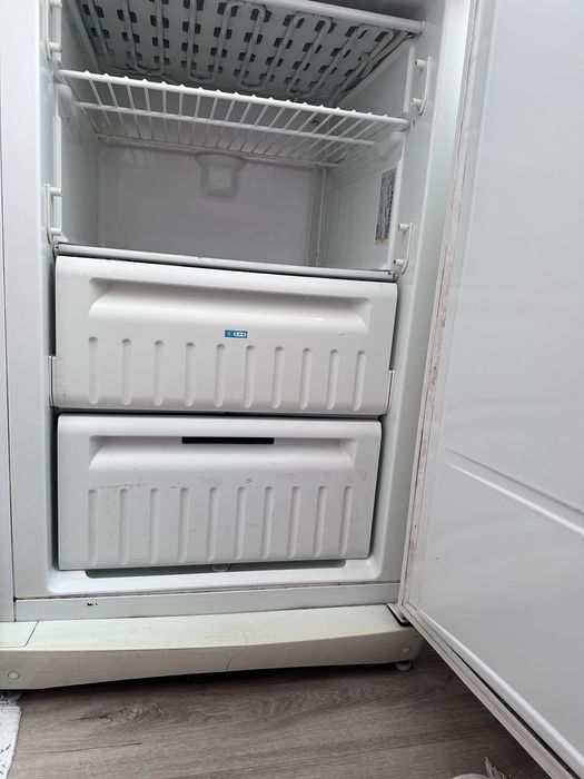 Морозильник марки Stinol