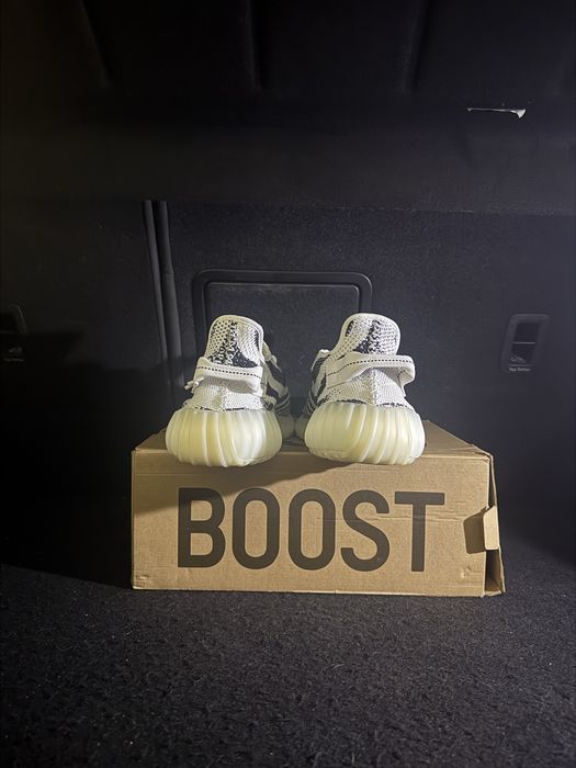 Yeezy boost 350 V2 Zebra