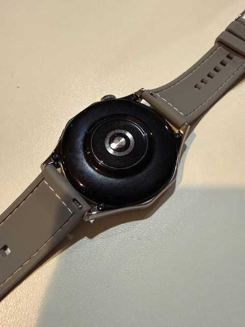Smartwatch Huawei GT 4, fara urme de folosire