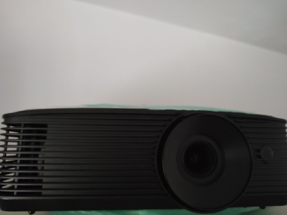 Vand proiector Optoma DW322+ bonus ecran proiectie, reducere 1000 lei