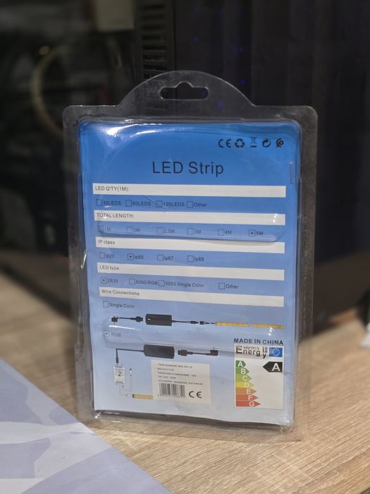 Bandă Led RGB USB / 5 metri / Telecomandă / Nouă / Preț fix !