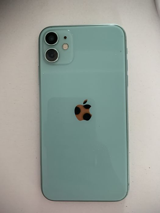 Айфон 11 сатамын.