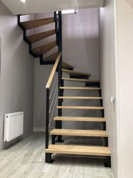 Scări de interior și exterior.