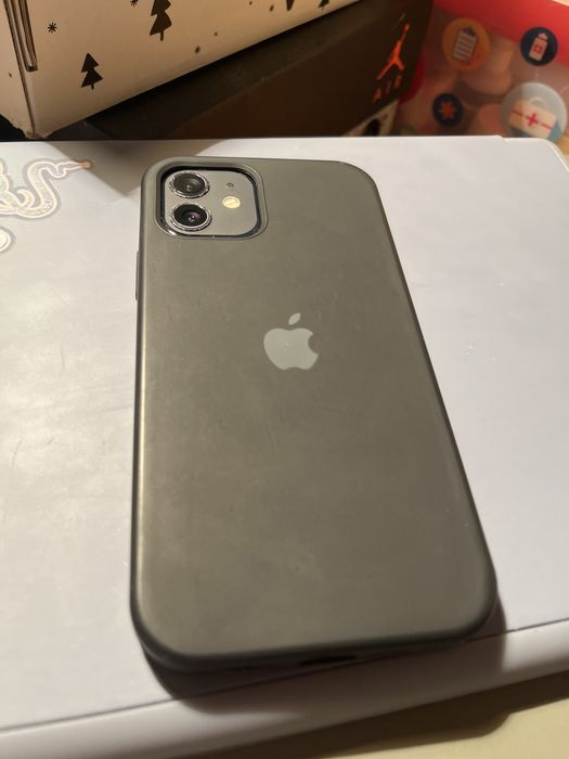 Продам Айфон 12 128гб черный б/у